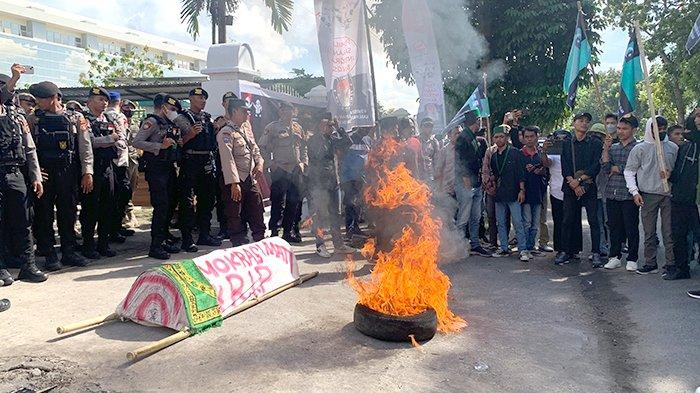 demo kpu lombok timur kirab pemilu