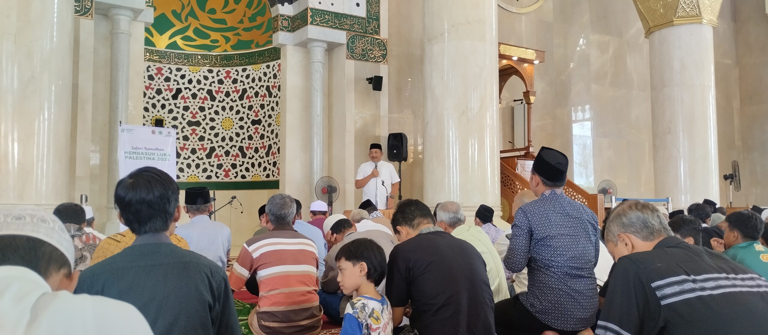 Bupati H.Rober Cristanto,S.E,M.M Beserta Ade Lialana,S.E : Safari Ramadhan di Masjid Agung Madaniyah Bersama Imam Syeckh Hasan Muhammad Al-Husain, Kabupaten Karanganyar – Jawa Tengah IMG 20250321 115248 scaled