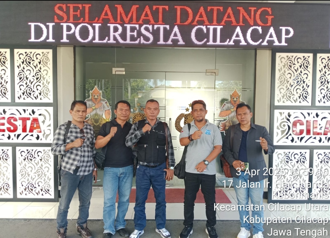 “Jangan Sampai Kebal Hukum!” Aliansi Wartawan Online Jateng Desak Polisi Tindak Tegas Penjual Rokok Ilegal di Cilacap IMG 20250404 152953