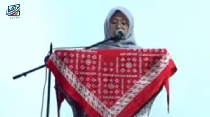 KH.Duri Ashari - Hj.Etik Suryani,S.E,M.M : "Pengajian Akbar Hari Ulang Tahun Kantor Desa Juron , Kaji Rasa Menguatkan Iman & Taqwa Sesama Rukun - Guyub - Tentrem, Adem Sesami Menjaga Integrasi Ilmu Management Otentik Diri" 3 pengajian akbar1