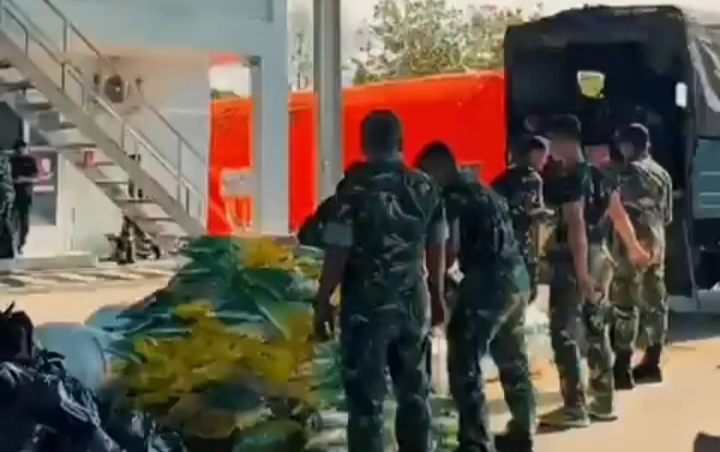 Susi Air Barisan Mantan Menteri Kelautan RI Mengambil Sikap Merangkul Kinerjasama BNPB Dalam Mendistribusikan Bantuan Bencana Ke Seluruh Lokasi Terdampak "Setiap Hari Koridor Pesawat Tranportasi Milik Pribadi Terbang Ke Belbagai Sudut Yang Harus Dibantu Cepat" 3 » IMG 20251206 221605