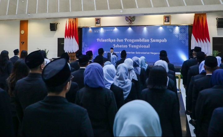 Kementerian Sekretariat Negara (Kemensetneg), Pelantikan Bibit Unggul Biro Sumber Daya Manusia Handal Pada Deputi Masing-masing Posisi - Digedung Krida Bhakti Jakarta 2 » IMG 20251230 030237
