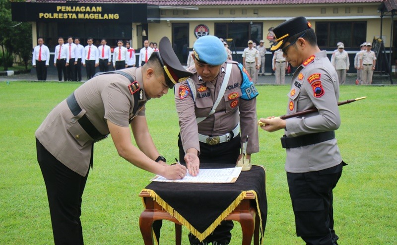 Serah Terima dan Pengambilan Sumpah Jabatan Kapolsek Mungkid di halaman Mapolresta , Magelang - Jawa Tengah 1 sertijab magelang I